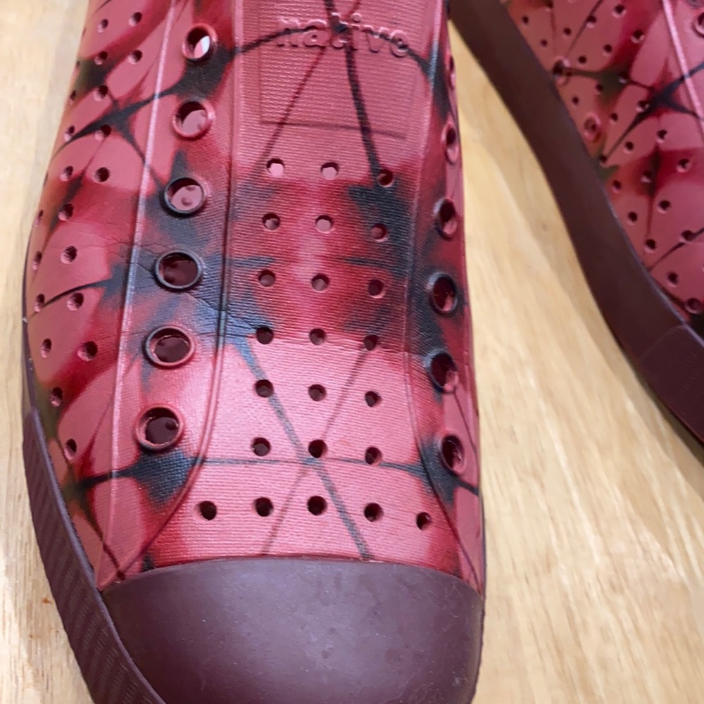 Used 1 time. Size 12 men’s native